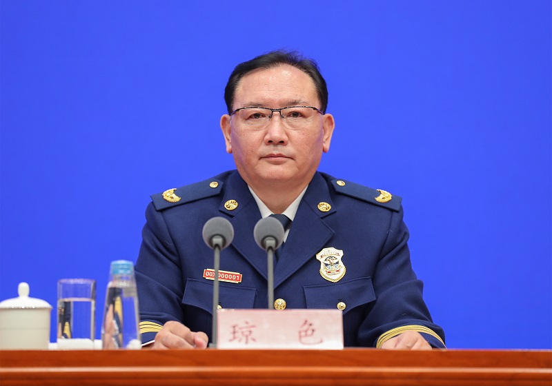啊啊黄片应急部党组成员、消防救援局局长琼色出席新闻发布会